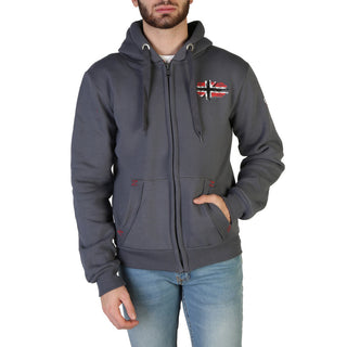 Geographical Norway - Glacier100_man